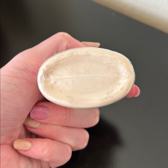 Santee Banana Setting Powder with Pink Lid New Sealed - Picture 3 of 8